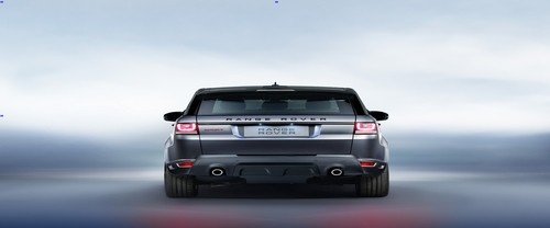 Full Rear View of Land Rover Range Rover Sport