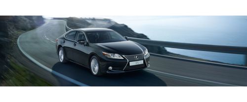 Lexus ES Front Medium View