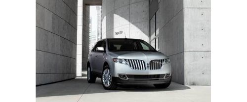 Lincoln MKX Front Medium View