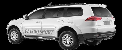 Rear Cross Side View of Mitsubishi Pajero Sports