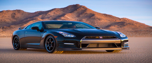 Nissan GT-R Front Medium View