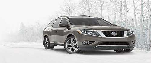 Nissan Pathfinder Front Medium View