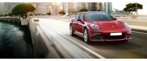 Porsche Panamera 4 Front Medium View