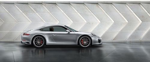 911 Carrera S Side view