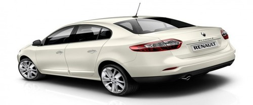 Rear Cross Side View of Renault Fluence
