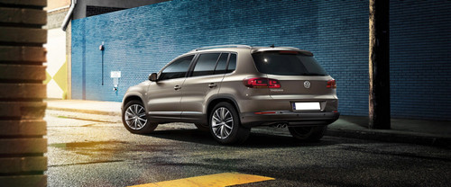 Rear Cross Side View of Volkswagen Tiguan