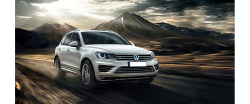 Volkswagen Toureg Front Medium View