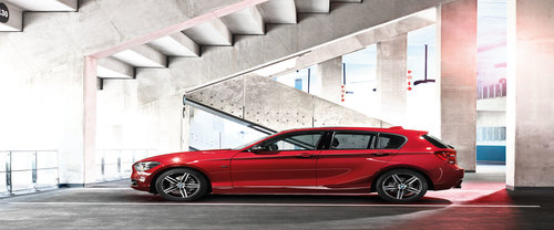 1 Series (five-door) Side view