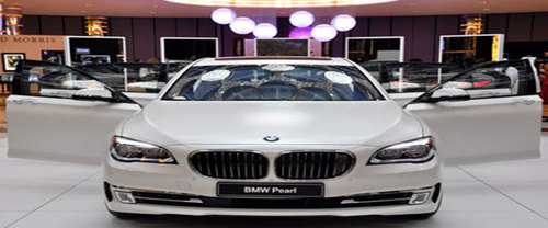 Full Front View of 7 Series Sedan