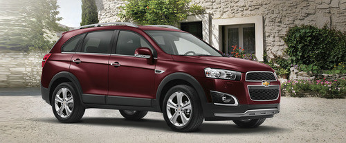 Chevrolet Captiva Front Cross Side View