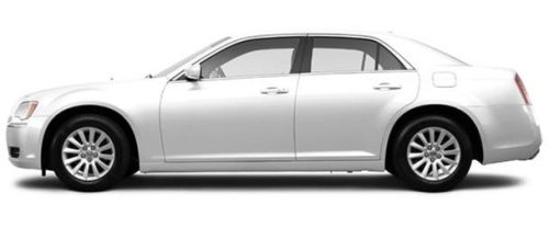 Chrysler 300C Drivers Sideview