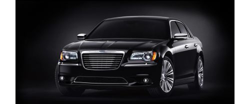 Chrysler 300C Side Medium View