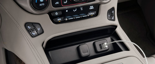 Power Accessories Outlet View of GMC Yukon XL Denali
