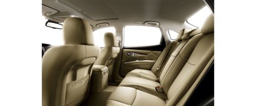 Infiniti Q70 Rear Seats