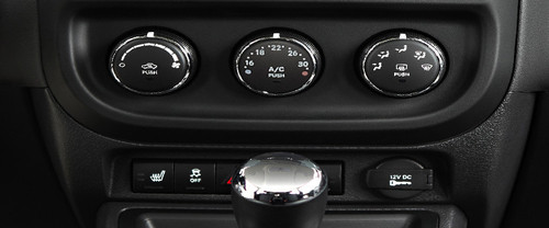 Front AC Controls of Jeep Patriot