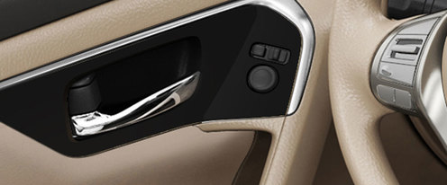 door handle interior of Nissan Altima