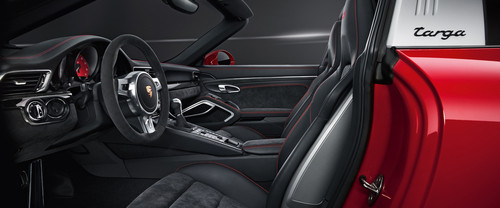 911 Targa 4 GTS Front Seats