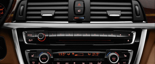 Front AC Controls of BMW 4 Series Coupe